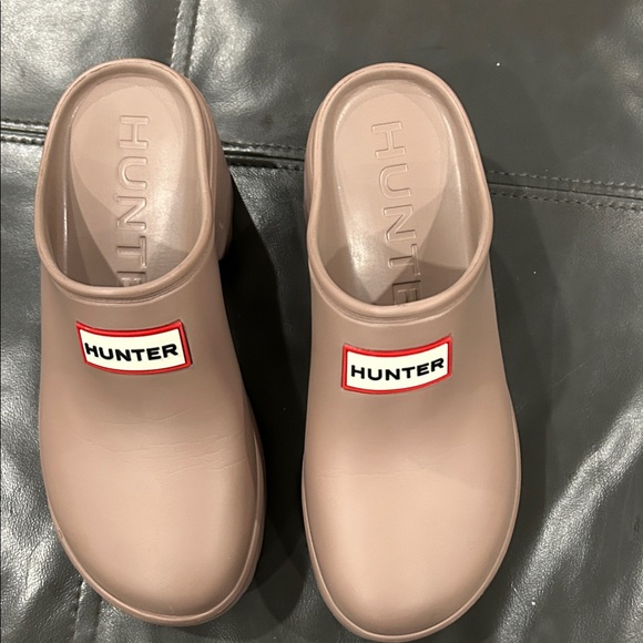 Hunter Slip-On Clogs, Medium Neutral color - Picture 2 of 5